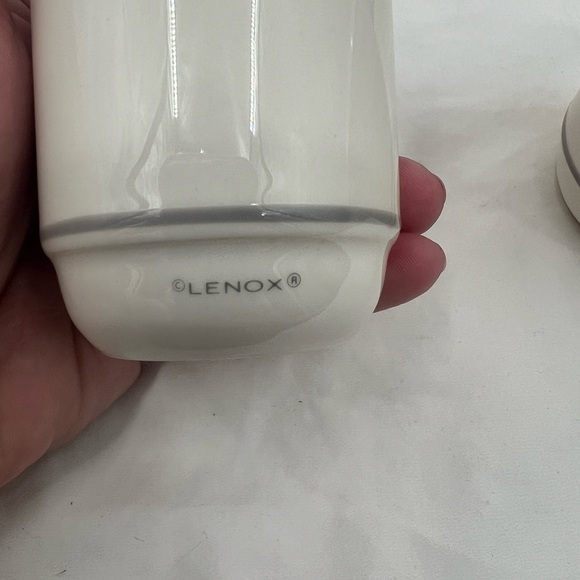 Lenox Chinastone "For the Gray" Pattern Salt and Pepper Shakers - Picture 4 of 8